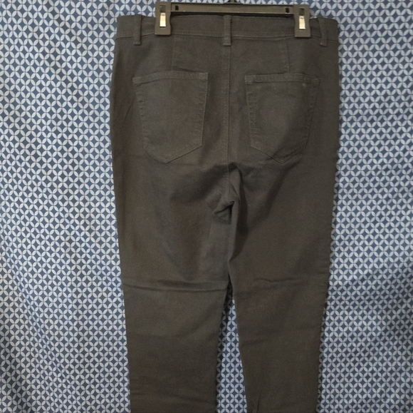 LOFT - Ladies Classic Black Skinny Jeans - Picture 8 of 10